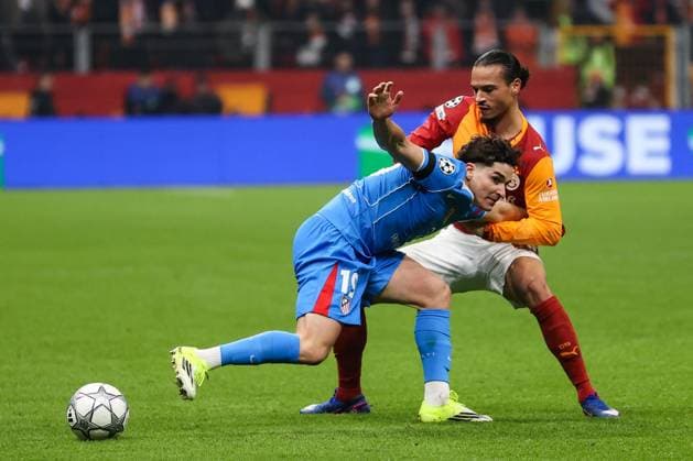 Galatasaray v Atletico Madrid - UEFA Champions League ISTANBUL, TURKIYE - JANUARY 21: Leroy Sane (R) of Galatasaray in action against Julian Alvarez (L) of Atletico Madrid during the UEFA Champions League week 7 football match between Galatasaray and Atletico Madrid at RAMS Park in Istanbul, Turkiye on January 21, 2026. Cem Tekkesinoglu Anadolu Istanbul Turkey. Editorial use only. Please get in touch for any other usage.  Copyright: x2026xAnadoluxCemxTekkesinoglux