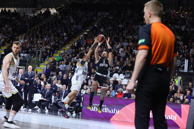 03 Carsen EDWARDS Virtus Bologna BASKETBALL - ITALIAN SERIE A Virtus Bologna vs Fenerbahce Beko Istanbul 21-01-2026 during Virtus Bologna vs Fenerbahce Beko Istanbul, Basketball Euroleague match in Bologna, Italy, January 21 2026  Copyright: xValentinoxOrsini IPAxSportx xipa-agency.netx xx IPA_70387842 IPA_Agency_IPA70387842