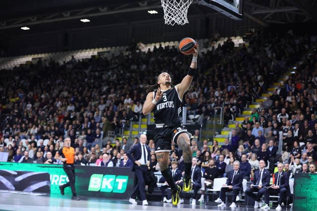 03 Carsen EDWARDS Virtus Bologna BASKETBALL - ITALIAN SERIE A Virtus Bologna vs Fenerbahce Beko Istanbul 21-01-2026 during Virtus Bologna vs Fenerbahce Beko Istanbul, Basketball Euroleague match in Bologna, Italy, January 21 2026  Copyright: xValentinoxOrsini IPAxSportx xipa-agency.netx xx IPA_70387875 IPA_Agency_IPA70387875