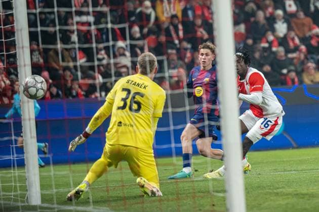 Fermin Lopez shoots a goal during UEFA Champions league match, SK Slavia Praha - FC Barcelona, Barca , 21 january 2026, Fortuna Arena, Praha, Czech republic Copyright: xMICHALxFAJT,ZOSPORTU.SKx FAJ_9808