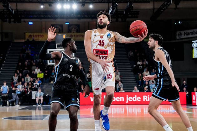Germany Basketball EuroCup season 2025 26 15 Matchday Veolia Towers Hamburg vs Umana Reyer Venice Inselpark Arena Hamburg , Germany Basketball 2025 26 EuroCup season Round 15 Veolia Towers Hamburg vs Umana Reyer Venice Inselpark Arena Hamburg Denzel Valentine Umana Reyer Venezia, 45 , Benedikt TurudiÄ‡ Veolia Towers Hamburg, 44 , Osaro Jürgen Rich Veolia Towers Hamburg, 3 Copyright: xStefanxTrochax