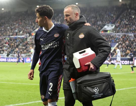 Newcastle Upon Tyne, England, 21st January 2026. Anass Salah-Eddine of PSV Eindhoven leaves the game injured during the Newcastle United vs PSV Eindhoven UEFA Champions League match at St. James Park, Newcastle Upon Tyne. Picture credit should read: Nigel Roddis Sportimage EDITORIAL USE ONLY. No use with unauthorised audio, video, data, fixture lists, club league logos or live services. Online in-match use limited to 120 images, no video emulation. No use in betting, games or single club league player publications. SPI_039_NR_NEWC_PSV SPI-4467-0041