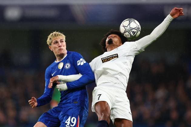 Alejandro Garnacho of Chelsea and Bruno of Pafos battle for the ball Chelsea v Pafos, UEFA Champions League, Group Stage, Football, Stamford Bridge, London, UK - 21 Jan 2026London Stamford Bridge United Kingdom EDITORIAL USE ONLY No use with unauthorised audio, video, data, fixture lists, club league logos or live services. Online in-match use limited to 120 images, no video emulation. No use in betting, games or single club league player publications. Copyright: xSimonxDael Shutterstockx 16348356af