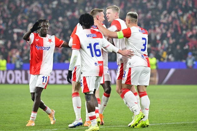 Slavia players celebrate their s side goal, an own goal scored by FC Barcelona, Barca s Robert Lewandowski, during the Champions League 7th round match Slavia Praha vs FC Barcelona in Pilsen, Czech Republic, January 21, 2026. (CTKxPhoto VitxSimanek) CTKPhotoP2026012110524  CTKPhotoP2026012110524