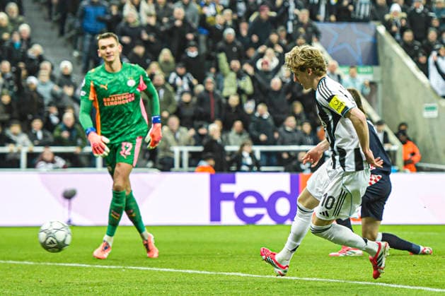 Newcastle United v PSV Eindhoven UEFA Champions League Anthony Gordon of Newcastle United scores his teams second goal during the UEFA Champions League match at St. James s Park, Newcastle 21 01 2026 UK Newspapers OUT Copyright: xJamiexJohnstonx FIL-22840-0103