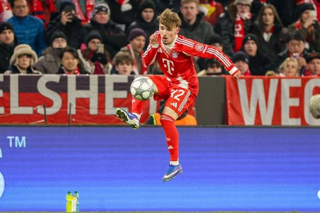 Lennart Karl 42 FC Bayern Muenchen receiving the ball, FC Bayern Muenchen vs Royale Union Saint Gilloise, Soccer, Champions League, Matchday 7, 21 01 2026 Muenchen Bayern Germany Copyright: xkolbert-press ChristianxKolbertx