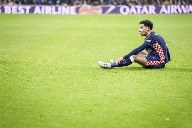NEWCASTLE - Anass Salah-Eddine of PSV Eindhoven is injured on the ground during the UEFA Champions League match between Newcastle United FC and PSV Eindhoven at St. James Park Stadium on January 21, 2026, in Newcastle, United Kingdom. SEM VAN DER WAL ANP UEFA Champions League 2025-2026 xVIxANPxSportx xxANPxIVx 548188827 originalFilename: 548188827.jpg