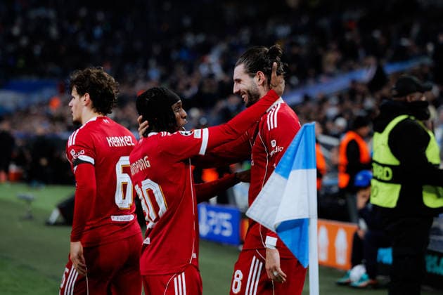 Dominik Szoboszlai of Liverpool FC celebrates with teammates after scoring during the UEFA Champions League game between Olympique de Marseille and Liverpool FC at Stade Velodrome in Marseille, France. Copyright: xPaulinexFiguetx xSPPx Sportspressphoto_SPR83879