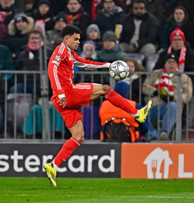 21 01 2026, Football UEFA Championsleague 2025 2026 Preliminary Round 7 Matchday, FC Bayern Munich Union Saint Gilloise, in the Allianz Arena Munich Luis Diaz FC Bayern Munich on the ball DFL and DFB regulations prohibit any use of photographs as image sequences and or quasi video