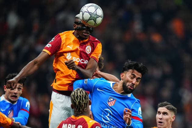 Galatasaray v Atletico Madrid - UEFA Champions League ISTANBUL, TURKIYE - JANUARY 21: Galatasaray s Victor Osimhen (L) competes against Atletico Madrid s Nicolas Gonzalez (R) during the UEFA Champions League match at RAMS Park in Istanbul, Turkiye, on January 21, 2026. Hakan Akgun Anadolu Istanbul Turkey. Editorial use only. Please get in touch for any other usage.  Copyright: x2026xAnadoluxHakanxAkgunx