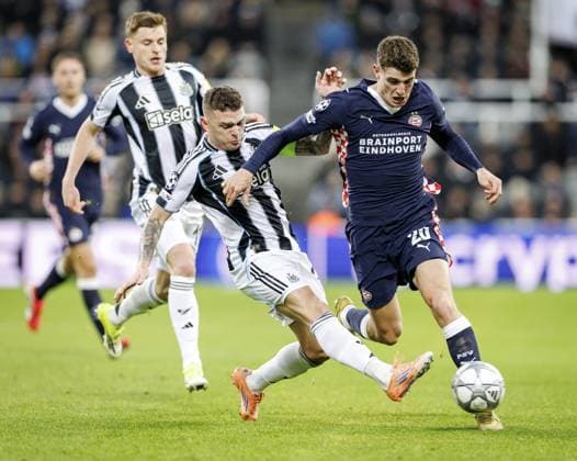 NEWCASTLE - (L-R) Kieran Trippier of Newcastle United FC and Guus Til of PSV Eindhoven during the UEFA Champions League match between Newcastle United FC and PSV Eindhoven at St. James Park Stadium on January 21, 2026, in Newcastle, United Kingdom. SEM VAN DER WAL ANP UEFA Champions League 2025-2026 xVIxANPxSportx xxANPxIVx 548189583 originalFilename: 548189583.jpg