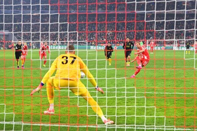 Goal Harry KANE Bayern Muenchen after goal to 2 0 by penalty kick,penalty kick against goalkeeper Kjell SCHERPEN Saint Gilloise , action,goal kick football Champions League,season 2025 26, league phase FC Bayern Muenchen Royale Union Saint Gilloise on 21 01 2026