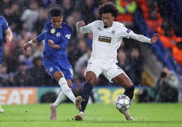 London, England, 21st January 2026. Estevao of Chelsea (L) shoots wide during the Chelsea vs Pafos FC UEFA Champions League match at Stamford Bridge, London. Picture credit should read: David Klein Sportimage EDITORIAL USE ONLY. No use with unauthorised audio, video, data, fixture lists, club league logos or live services. Online in-match use limited to 120 images, no video emulation. No use in betting, games or single club league player publications. SPI_038_DK_CHELSEA_PAFOS SPI-4466-0038