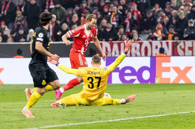 MUNICH, GERMANY - JANUARY 21: Harry Kane (FC Bayern Muenchen, 9) is fouled by Kjell Scherpen (Royale Union Saint-Gilloise, 37) - penalty during the UEFA Champions League match between FC Bayern Munich vs. Royale Union Saint-Gilloise at Allianz Arena on matchday 7 of the UEFA Champions League Season 2025 26 on January 21, 2025 in Munich, Germany. Bavaria Germany Copyright: xSteffiexWunderlx