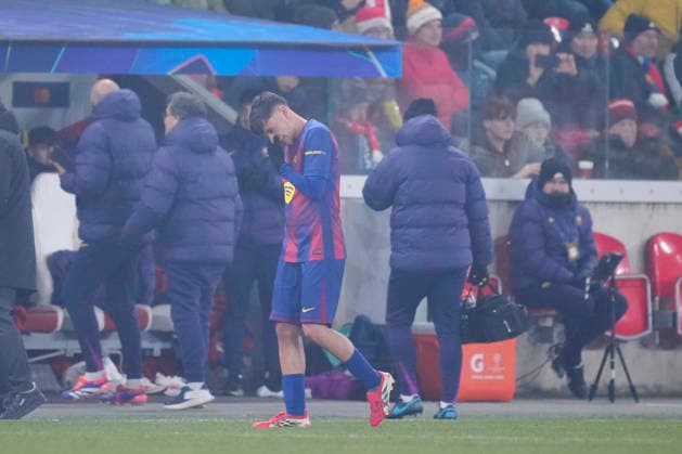 SK Slavia Praha v FC Barcelona, Barca - UEFA Champions League 2025 26 League Phase MD7 Pedri central midfield of Barcelona and Spain is replced injured during the UEFA Champions League 2025 26 League Phase MD7 match between SK Slavia Praha and FC Barcelona at Eden Arena on January 21, 2026 in Prague, Czech Republic. Prague Czech Republic  Copyright: xJosexBretonx originalFilename:bretonhernandez-skslavia260121_npa0U.jpg