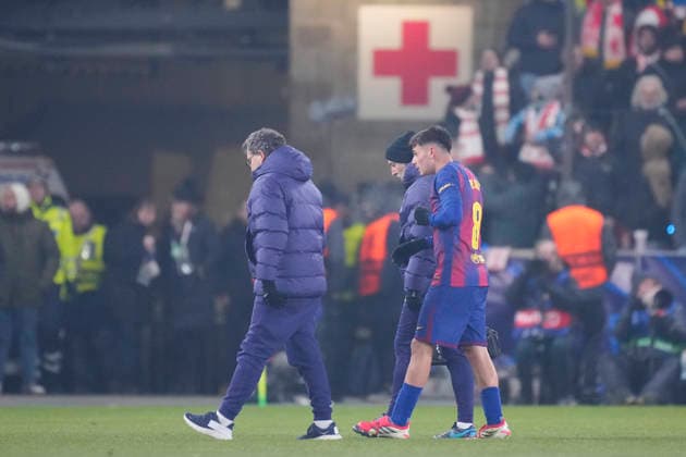 SK Slavia Praha v FC Barcelona, Barca - UEFA Champions League 2025 26 League Phase MD7 Pedri central midfield of Barcelona and Spain is replced injured during the UEFA Champions League 2025 26 League Phase MD7 match between SK Slavia Praha and FC Barcelona at Eden Arena on January 21, 2026 in Prague, Czech Republic. Prague Czech Republic  Copyright: xJosexBretonx originalFilename:bretonhernandez-skslavia260121_npTJ6.jpg