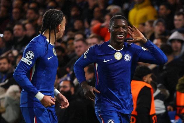 Moises Caicedo of Chelsea celebrates after scoring a goal (1-0) Chelsea v Pafos, UEFA Champions League, Group Stage, Football, Stamford Bridge, London, UK - 21 Jan 2026London Stamford Bridge United Kingdom EDITORIAL USE ONLY No use with unauthorised audio, video, data, fixture lists, club league logos or live services. Online in-match use limited to 120 images, no video emulation. No use in betting, games or single club league player publications. Copyright: xSimonxDael Shutterstockx 16348356ai