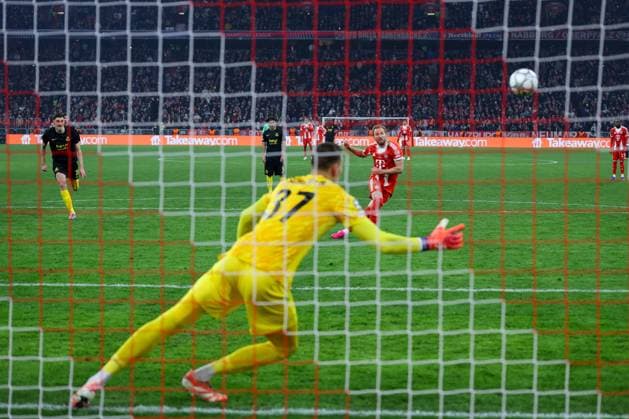Harry Kane 9 FC Bayern Muenchen hits the post on penalty, FC Bayern Muenchen vs Royale Union Saint Gilloise, Football, Champions League, Matchday 7, 21 01 2026 Muenchen Bayern Germany Copyright: xkolbert-press ChristianxKolbertx