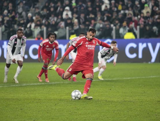 Vangelis Pavlidis of SL Benfica on a penalty kick during the Uefa Champions League 2025 26 season football match between Juventus FC and SL Benfica on 21 January 2026 at Allianz Stadium, Turin, Italy. Photo Nderim KACELI  Copyright: xNderimxKaceli IPAxSportx xipa-agency.netx xx IPA_70390635 IPA_Agency_IPA70390635