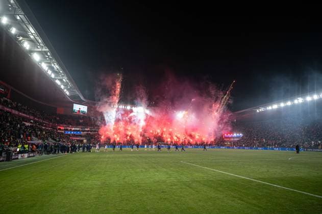 Slavia Praha fans pyro during UEFA Champions league match, SK Slavia Praha - FC Barcelona, Barca , 21 january 2026, Fortuna Arena, Praha, Czech republic Copyright: xMICHALxFAJT,ZOSPORTU.SKx LIL_2928