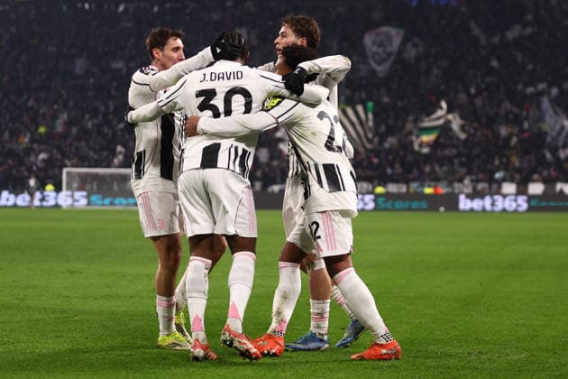 Juventus v SL Benfica - UEFA Champions League 2025 26 League Phase MD7 Weston Mckennie of Juventus Fc celebrates with his team mates after scoring a goal during the UEFA Champions League Phase MD7 match between Juventus Fc and SL Benfica at Allianz Stadium on January 21, 2025 in Turin, Italy . Torino Allianz Stadium Italy Copyright: xMarcoxCanonierox