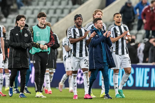 UEFA Champions League Matchday 7 of 8 Newcastle United v PSV Eindhoven Anthony Elanga of Newcastle Untied applauds the fans after the game during the UEFA Champions League Matchday 7 of 8 Newcastle United v PSV Eindhovenn at St. James s Park, Newcastle, United Kingdom, 21st January 2026 (Photo by Mark Cosgrove News Images) Newcastle St. James s Park Tyne and Wear United Kingdom Copyright: xMarkxCosgrove NewsxImagesx