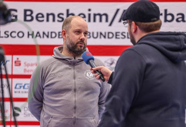 GER, Bensheim, HSG Bensheim Auerbach Flames vs Vfl Oldenburg, Alsco Handball Bundesliga Frauen, Handball, DHB, Spielzeit 2025 2026, Weststadthalle Bensheim, 14 Spieltag im Bild Niels Bötel Trainer Vfl Oldenburg Handball Frauen DFB DFL REGULATIONS PROHIBIT ANY USE OF PHOTOGRAPHS AS IMAGE SEQUENCES AND OR QUASI VIDEO, 21 01 2026 Copyright: HMBxMedia HendrikxHamelau