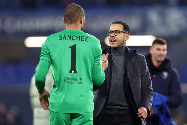 Chelsea gegen Pafos 21. Januar 2026, London UEFA Champions League Fußball, Gruppenphase Chelsea gegen Pafos Chelsea-Torwart Robert Sanchez und Manager Liam Rosenior Foto Charlotte Wilson Abseits London UK  Copyright: xCharlottexWilsonx xOffsidexOffside