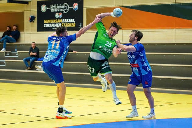 21 01 2026, xovx, Handball Test Match Handball Bundesliga, HSG Wetzlar TV Großwallstadt v l Ole Klimpke TV Großwallstadt , Justin Müller HSG Wetzlar , Maximilian Horner TV Großwallstadt Wetzlar Dutenhofen Sporthalle Dutenhofen Hessen Deutschland DE