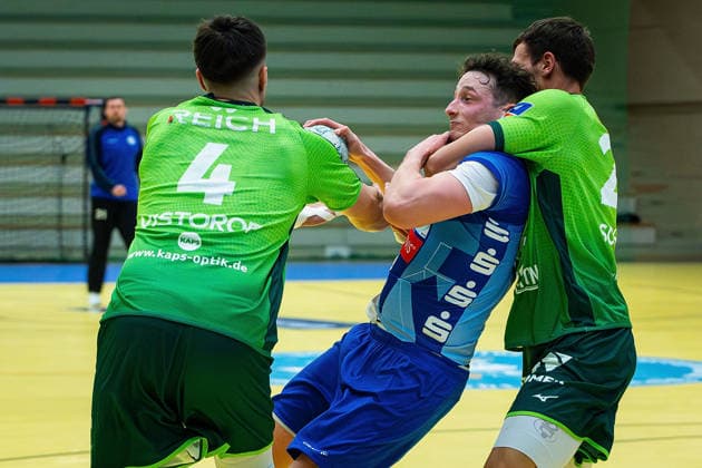 21 01 2026, xovx, Handball Test Match Handball Bundesliga, HSG Wetzlar TV Großwallstadt v l Filip Vistorop HSG Wetzlar , Ole Klimpke TV Großwallstadt , Jona Schoch HSG Wetzlar Wetzlar Dutenhofen Sporthalle Dutenhofen Hessen Deutschland DE