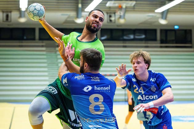 21 01 2026, xovx, Handball Test Match Handball Bundesliga, HSG Wetzlar TV Großwallstadt v l Philipp Ahouansou HSG Wetzlar , Florian Eisenträger TV Großwallstadt , Ben Connar Battermann TV Großwallstadt Wetzlar Dutenhofen Sporthalle Dutenhofen Hessen Deutschland DE