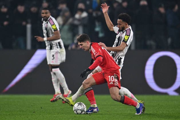 Heorhiy Sudakov of S.L. Benfica and Lloyd Kelly of Juventus F.C. are in action during the UEFA Champions League phase day 7 football match between Juventus F.C. and S.L. Benfica at the Juventus Stadium on January 21, 2026 in Milan, Italy.  Copyright: xDomenicoxCippitelli IPAxSportx xipa-agency.netx xx IPA_70393154 IPA_Agency_IPA70393154