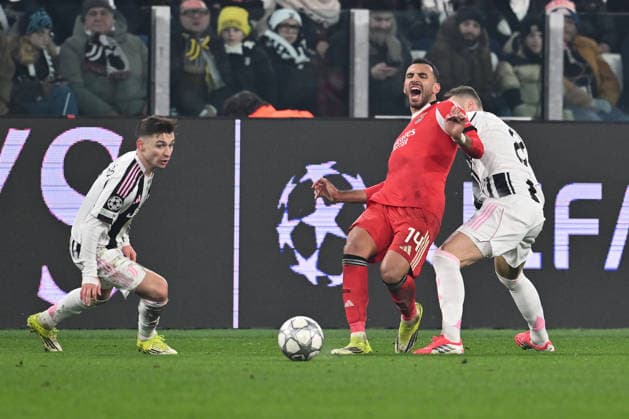 Francisco Conceicao of Juventus F.C., Evangelos Pavlidis of S.L. Benfica and Teun Koopmeiners of Juventus F.C. are in action during the UEFA Champions League phase day 7 football match between Juventus F.C. and S.L. Benfica at the Juventus Stadium on January 21, 2026 in Milan, Italy.  Copyright: xDomenicoxCippitelli IPAxSportx xipa-agency.netx xx IPA_70393461 IPA_Agency_IPA70393461