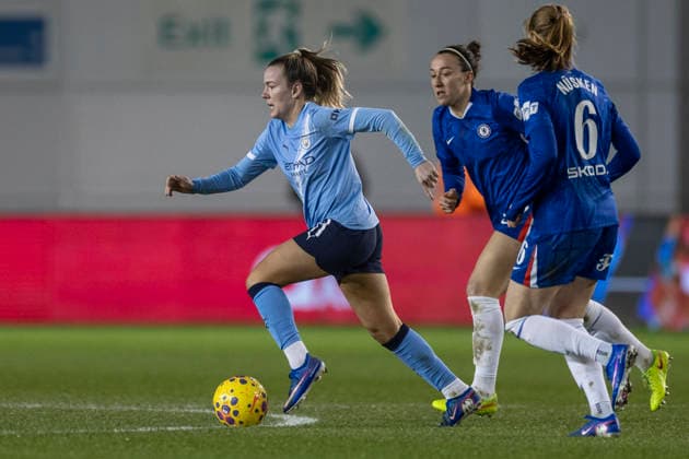 Manchester City v Chelsea - Subway Women s League Cup Semi Final Lauren Hemp 11 of Manchester City Women F.C. possesses the ball during the FA Women s League Cup match between Manchester City and Chelsea at the Joie Stadium in Manchester, England, on January 21, 2026. Manchester United Kingdom  Copyright: xMIxNewsx originalFilename:fletcher-manchest260121_npprn.jpg