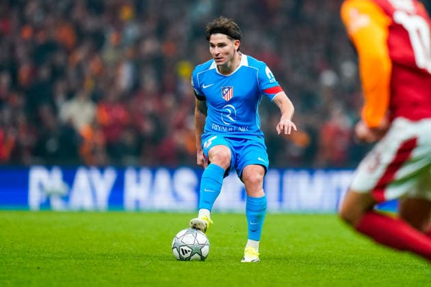 Galatasaray A.S. v Atletico de Madrid - UEFA Champions League 2025 26 League Phase MD7 Julian Alvarez of Atletico Madrid plays during the UEFA Champions League match between Galatasaray and Atletico de Madrid at Ali Sami Yen Spor Kompleksi in Istanbul, Turkey, on January 21, 2026. Istanbul Istanbul Turkey  Copyright: xYagizxGurtugx originalFilename:gurtug-galatasa260121_npubs.jpg