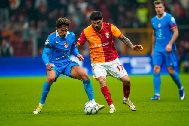Galatasaray A.S. v Atletico de Madrid - UEFA Champions League 2025 26 League Phase MD7 Giuliano Simeone of Atletico Madrid is challenged by Evren Eren Elmali of Galatasaray during the UEFA Champions League match between Galatasaray and Atletico de Madrid at Ali Sami Yen Spor Kompleksi in Istanbul, Turkey, on January 21, 2026. Istanbul Istanbul Turkey  Copyright: xYagizxGurtugx originalFilename:gurtug-galatasa260121_nprhz.jpg
