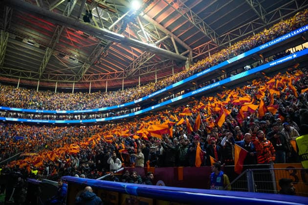 Galatasaray A.S. v Atletico de Madrid - UEFA Champions League 2025 26 League Phase MD7 Galatasaray fans are in action prior to the UEFA Champions League match between Galatasaray and Atletico de Madrid at Ali Sami Yen Spor Kompleksi in Istanbul, Turkey, on January 21, 2026. Istanbul Istanbul Turkey  Copyright: xYagizxGurtugx originalFilename:gurtug-galatasa260121_npvTo.jpg