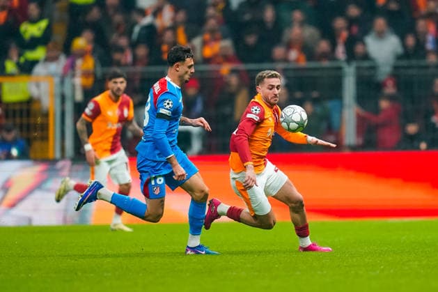 Galatasaray A.S. v Atletico de Madrid - UEFA Champions League 2025 26 League Phase MD7 Marc Pubill of Atletico Madrid is challenged by Baris Alper Yilmaz of Galatasaray during the UEFA Champions League match between Galatasaray and Atletico de Madrid at Ali Sami Yen Spor Kompleksi in Istanbul, Turkey, on January 21, 2026. Istanbul Istanbul Turkey  Copyright: xYagizxGurtugx originalFilename:gurtug-galatasa260121_npWdu.jpg