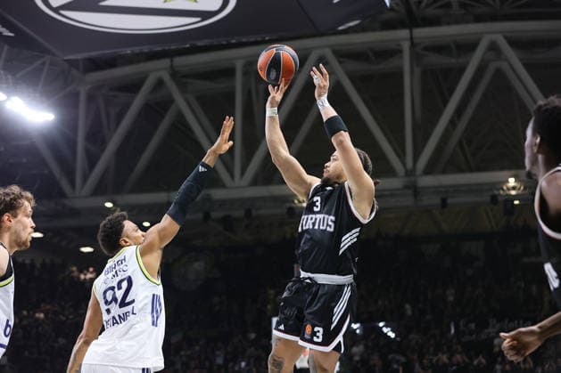 03 Carsen EDWARDS Virtus Bologna BASKETBALL - ITALIAN SERIE A Virtus Bologna vs Fenerbahce Beko Istanbul 21-01-2026 92 Khem Birch Fenerbahce Beko Istanbul BASKETBALL - ITALIAN SERIE A Virtus Bologna vs Fenerbahce Beko Istanbul 21-01-2026 during Virtus Bologna vs Fenerbahce Beko Istanbul, Basketball Euroleague match in Bologna, Italy, January 21 2026  Copyright: xValentinoxOrsini IPAxSportx xipa-agency.netx xx IPA_70394730 IPA_Agency_IPA70394730