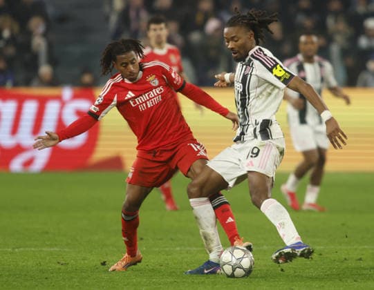 CALCIO - UEFA Champions League - Juventus FC vs SL Benfica Leonardo Barreiro of SL Benfica and Khephren Thuram of Juventus FC during the Uefa Champions League 2025 26 season football match between Juventus FC and SL Benfica on 21 January 2026 at Allianz Stadium, Turin, Italy. Photo Nderim KACELI Turin Italy  Copyright: xIPAxSport ABACAx
