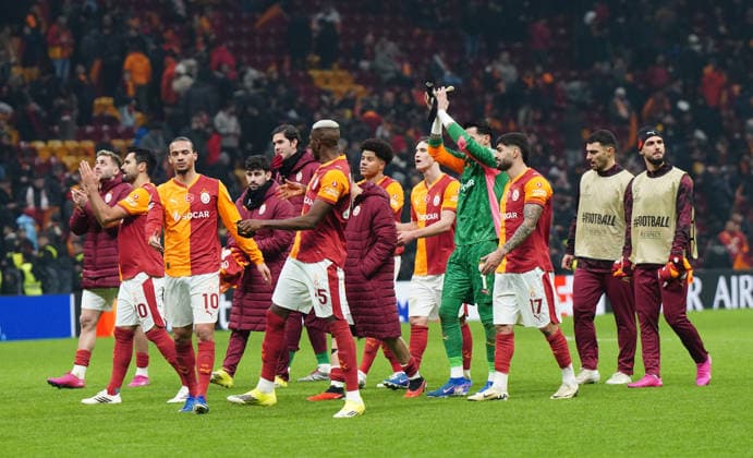 ISTANBUL, TURKEY - JANUARY 21: Players of Galatasaray SK waves to their fans after the UEFA Champions League 2025 26 League Phase MD7 match between Galatasaray A.S. and Atletico de Madrid at Ali Sami Yen Spor Kompleksi Rams Park Stadium on January 21, 2026 in Istanbul, Turkey. Istanbul Turkey Copyright: xSeskimphotox GSaray-AMadrid-210126 (95)