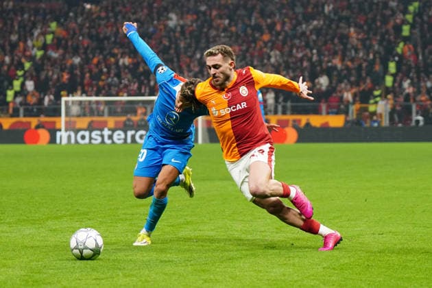 ISTANBUL, TURKEY - JANUARY 21: Baris Alper Yilmaz (53) of Galatasaray SK and Giuliano Simeone (20) of Atletico de Madrid battle for the ball during the UEFA Champions League 2025 26 League Phase MD7 match between Galatasaray A.S. and Atletico de Madrid at Ali Sami Yen Spor Kompleksi Rams Park Stadium on January 21, 2026 in Istanbul, Turkey. Istanbul Turkey Copyright: xSeskimphotox GSaray-AMadrid-210126 (124)