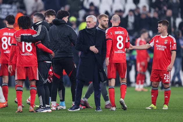 TURIN, ITALY JANUARY 21 Manager Jose Mourinho of SL Benfica R against Weston McKennie of Juventus FC L during the UEFA Champions League 2025 26 League Phase MD7 match between Juventus and SL Benfica at Juventus Stadium on January 21, 2026 in Turin, Italy Turin Juventus Stadium Italy Copyright: xJustPictures.ch LuigixRizzox jp-en-EuSpIm-AN0I2254-20251218