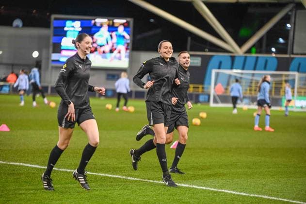 Match officals warming up during the Subway League cup match between Manchester City and Chelsea at the Joie Stadium, Manchester England. Copyright: xClarexOverfieldx xSPPx Sportspressphoto_SPR84107