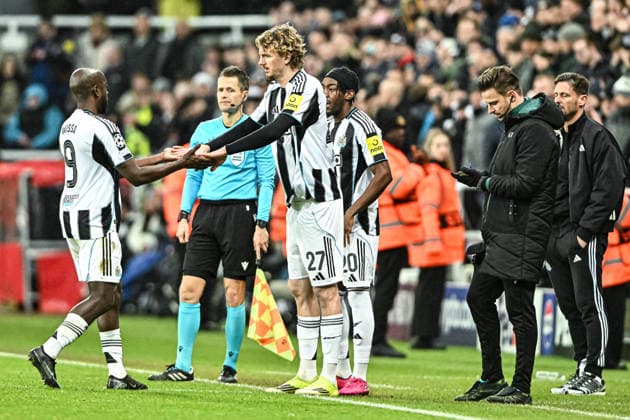 Newcastle United v PSV Eindhoven UEFA Champions League Yoane Wissa comes off as Nick Woltemade of Newcastle United comes on during the UEFA Champions League match at St. James s Park, Newcastle 21 01 2026 UK Newspapers OUT Copyright: xJamiexJohnstonx FIL-22840-0337