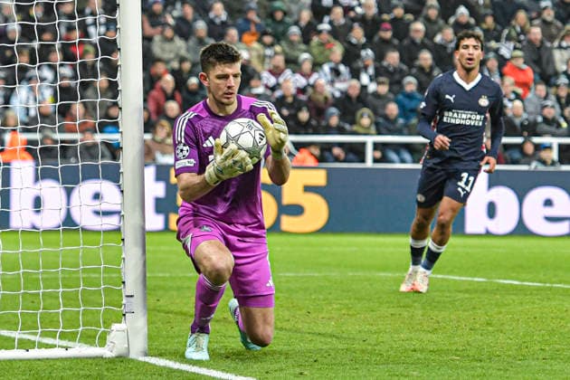Newcastle United v PSV Eindhoven UEFA Champions League Nick Pope of Newcastle United claims the ball during the UEFA Champions League match at St. James s Park, Newcastle 21 01 2026 UK Newspapers OUT Copyright: xJamiexJohnstonx FIL-22840-0354