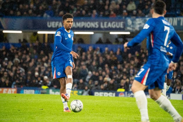 Wesley Fofana passing the ball during the UEFA Champions League match between Chelsea and Pafos at Stamford Bridge in London, United Kingdom (Photo by Elliot Legg Sports Press Photo) Copyright: xElliotxLegg SportsxPressxPhotox Sportspressphoto_SPR84274
