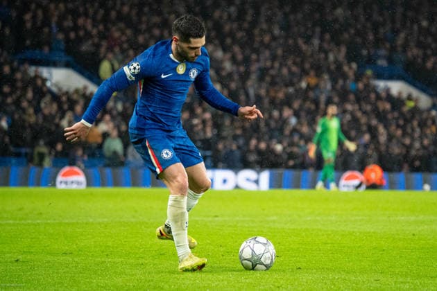 Pedro Neto passing the ball during the UEFA Champions League match between Chelsea and Pafos at Stamford Bridge in London, United Kingdom (Photo by Elliot Legg Sports Press Photo)  Copyright: xElliotxLegg SportsxPressxPhotox Sportspressphoto_SPR84285