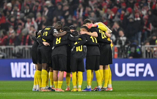 pre-match team building, team circle pre-match R Union Saint Giloise FC Bayern Muenchen FCB vs R Union Saint Gilloise Matchday 7 21 01 2026 DFL REGULATIONS PROHIBIT ANY USE OF PHOTOGRAPHS AS IMAGE SEQUENCES AND OR QUASI VIDEO FC Bayern Muenchen FCB vs R Union Saint Gilloise