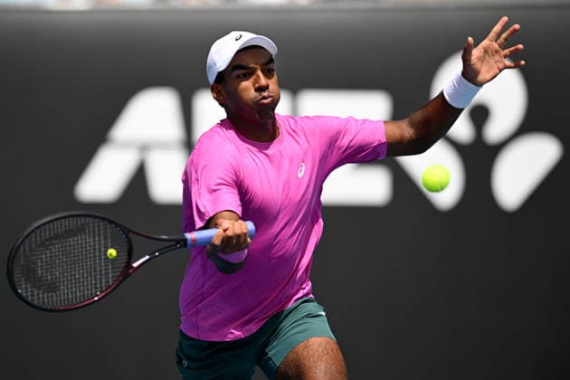 TENNIS AUSTRALIAN OPEN, Nishesh Basavareddy of the USA in action during the Men™s 2nd round match against Karen Khachanov of Russia on day 5 of the 2026 Australian Open tennis tournament at Melbourne Park in Melbourne, Wednesday, January 22, 2026. ( NO ARCHIVING MELBOURNE VICTORIA AUSTRALIA  Copyright: xLUKASxCOCHx 20260122146596277608